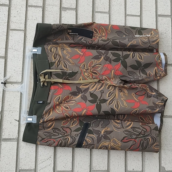 Dakins Shorts - Picture 3 of 7